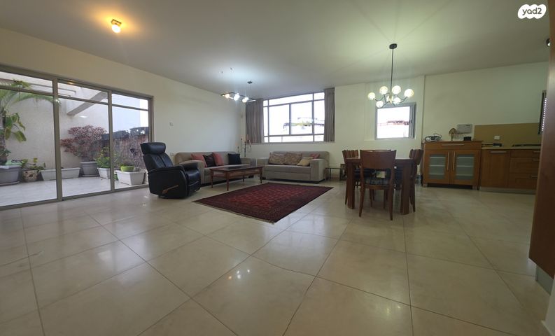 דירה, בן ציון צוויק, כפר גנים ב, פתח תקווה