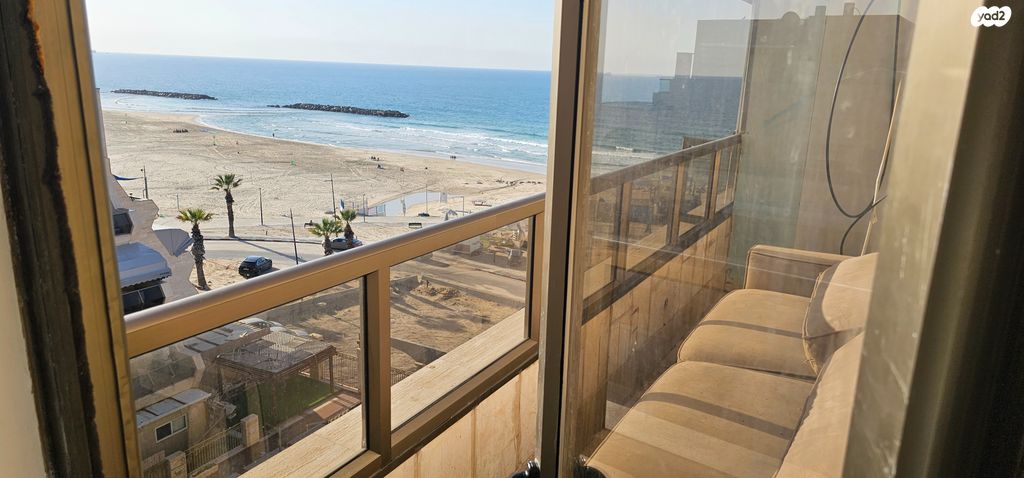 מרינה, פארק לאומי וחופים