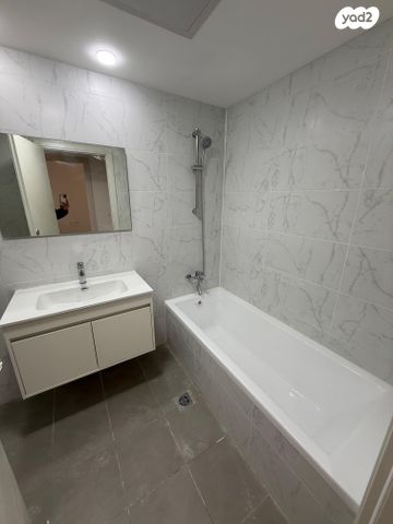 דירה, שחם, המגרסה, מבשרת ציון