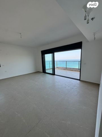 דירה, הרב הרצוג 6, צפון מערב מרכז העיר, נתניה