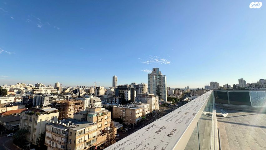 גג/ פנטהאוז, המעגל, פועלי הרכבת, גבעתיים