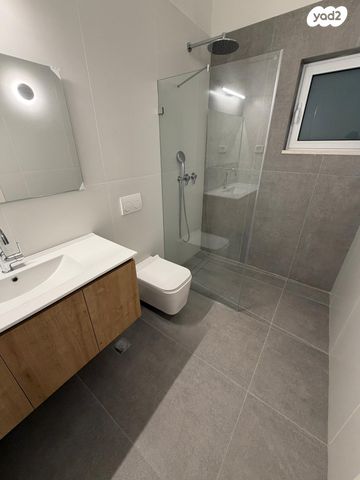 דירת גן, ברוריה, נחלת יצחק, תל אביב יפו