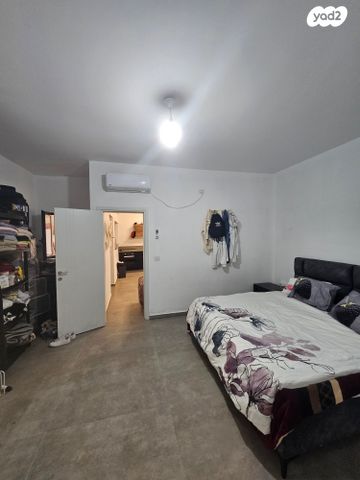 דירה, הר שמואל, גבעת זאב