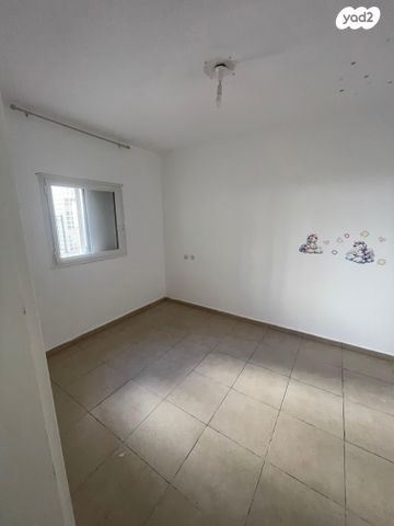 דירת גן, פקיעין, נווה אילן, אשקלון