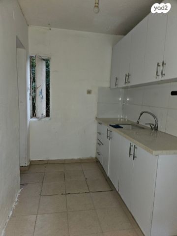 דירת גן, נחל הבשור, מכללת תל אביב יפו, דקר, תל אביב יפו