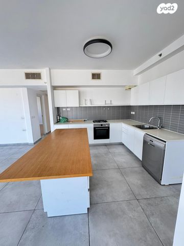 דירה, נווה גן, רמת השרון