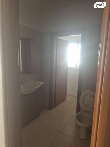 דירה, משה קהירי, רמות הרכס, באר שבע