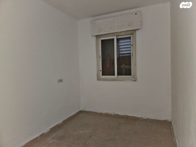 דירת גן, נחל הבשור, מכללת תל אביב יפו, דקר, תל אביב יפו