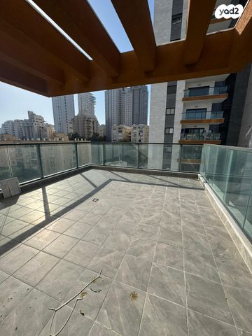 דירה, הרב הרצוג 8, צפון מערב מרכז העיר, נתניה