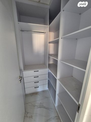 דירה, החשמונאים 51, בת ים