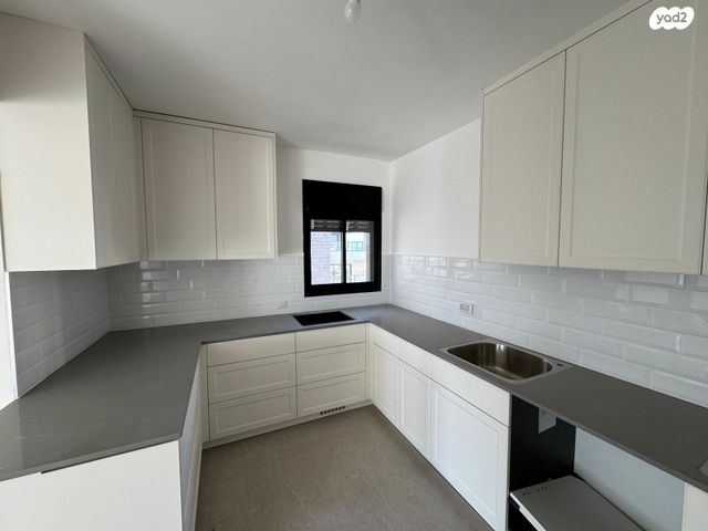 דירה, הרב ישראל גרוסמן, בית שמש