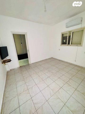 דירה, ביאליק, חרוזים, רמת גן