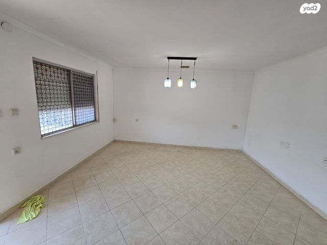 דו משפחתי, צאלים, גבים, ערד