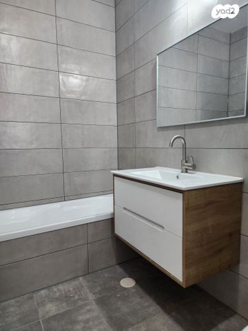 דירה, בצוותא, חריש