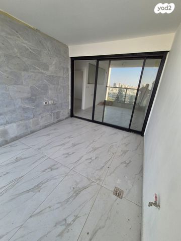 דירה, החשמונאים 51, בת ים