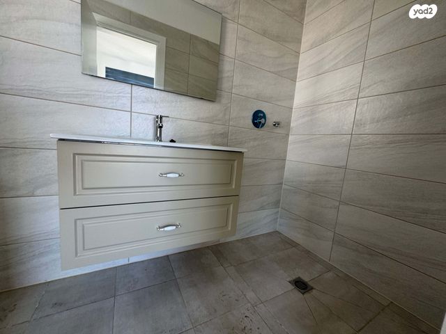 דירה, אמנון ליפקין שחק, נוף הטיילת, נתניה