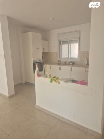 דירה, משה קהירי, רמות הרכס, באר שבע