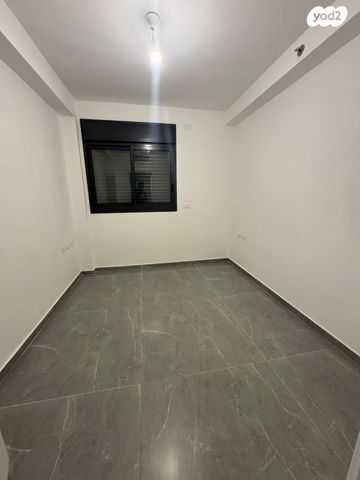 דירה, הרב הרצוג 8, צפון מערב מרכז העיר, נתניה