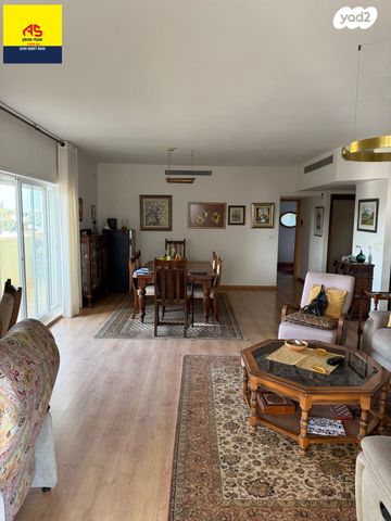 גג/ פנטהאוז, האירוסים, רמת סמל, נס ציונה