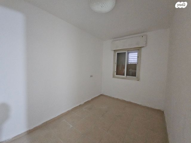 דירת גן, נחל הבשור, מכללת תל אביב יפו, דקר, תל אביב יפו