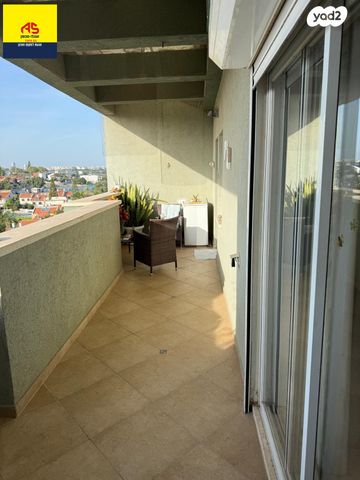 גג/ פנטהאוז, האירוסים, רמת סמל, נס ציונה