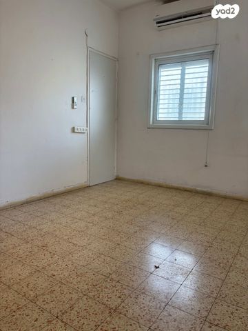 דירה, חולון