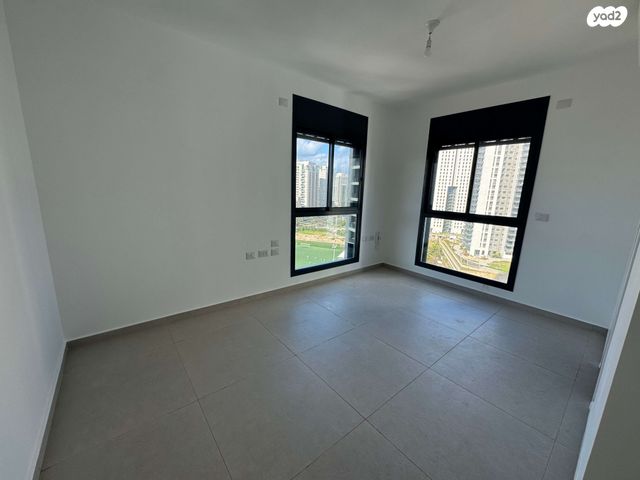 דירה, אמנון ליפקין שחק, נוף הטיילת, נתניה