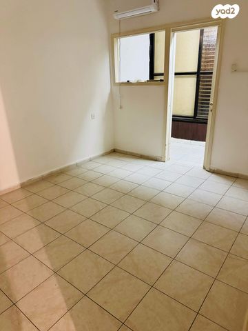 דירה, ביאליק, חרוזים, רמת גן