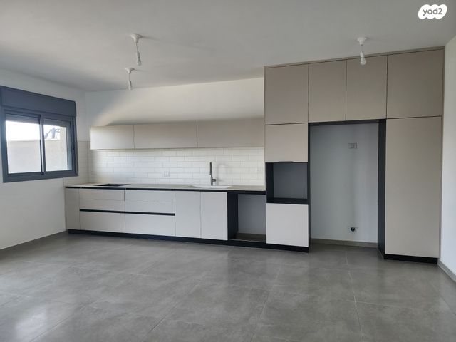 דירה, בצוותא, חריש