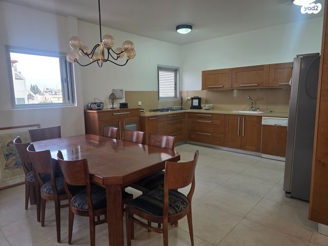 דירה, בן ציון צוויק, כפר גנים ב, פתח תקווה