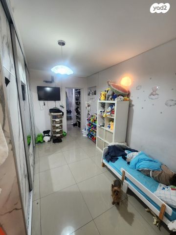 דירה, גיורא יוספטל, גיורא, רמלה