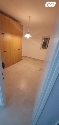 דירה, חיים סירני, ג' / מרכז מזרח העיר, רחובות