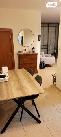 דירה, י"א באדר 6, מרכז, קרית עבודה, חולון