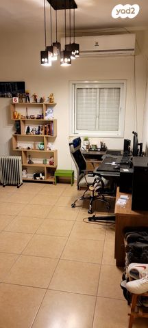 דירה, י"א באדר 6, מרכז, קרית עבודה, חולון