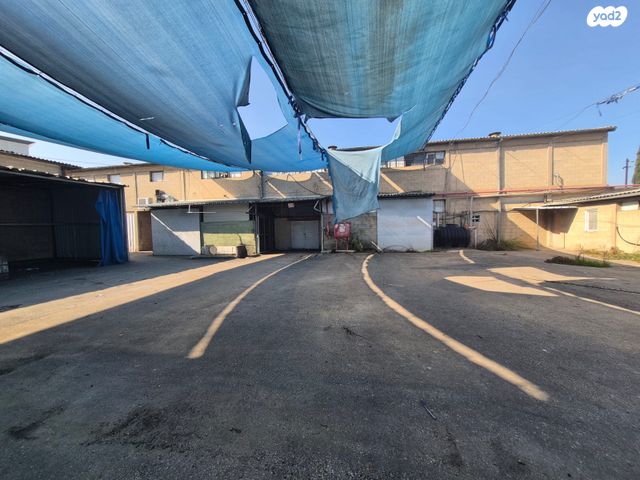 מבני תעשיה, היובלים, אזור תעשיה נווה נאמן, הוד השרון