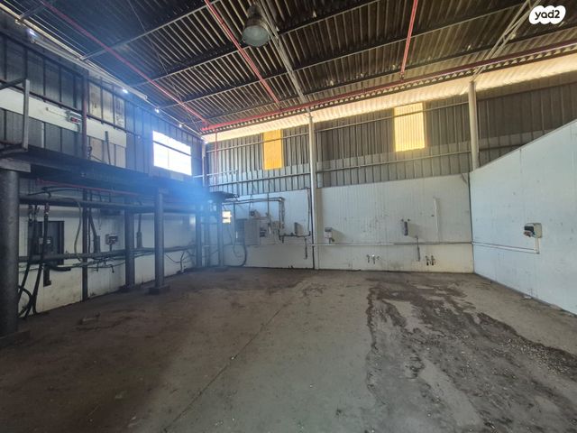 מבני תעשיה, היובלים, אזור תעשיה נווה נאמן, הוד השרון