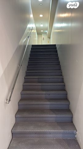 אולמות, נתניה