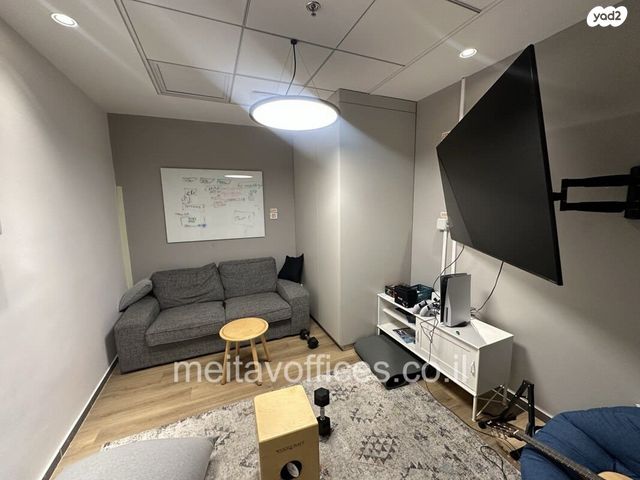 משרדים, הארבעה 28, גני שרונה, קרית הממשלה, תל אביב יפו