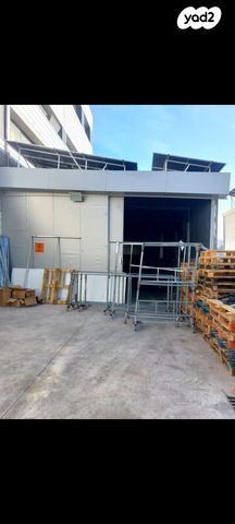 מבני תעשיה, מפעלי נחם הר טוב