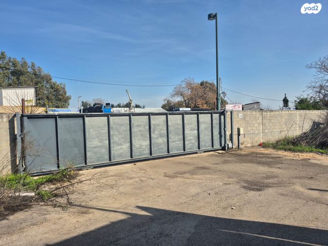 מבני תעשיה, היובלים, אזור תעשיה נווה נאמן, הוד השרון