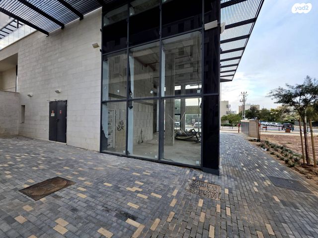 חנויות/ שטח מסחרי