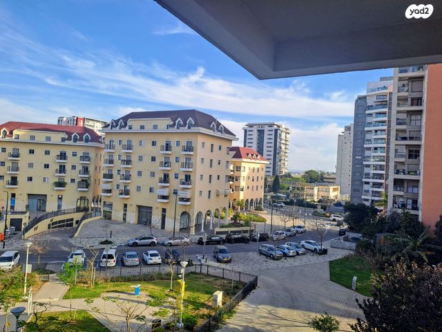 חנויות/ שטח מסחרי, ליבת העיר, יהוד מונוסון