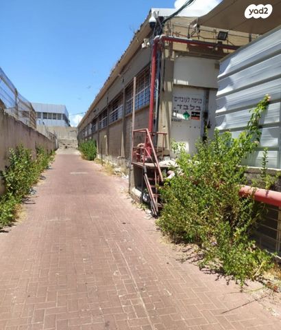 מבני תעשיה, אזור תעשיה ג, חולון