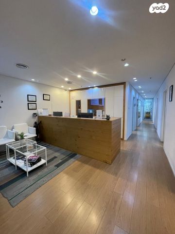 משרדים, בורסה, רמת גן