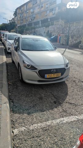 מודעת רכב מאזדה 2
