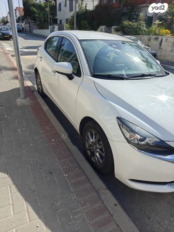 מודעת רכב מאזדה 2