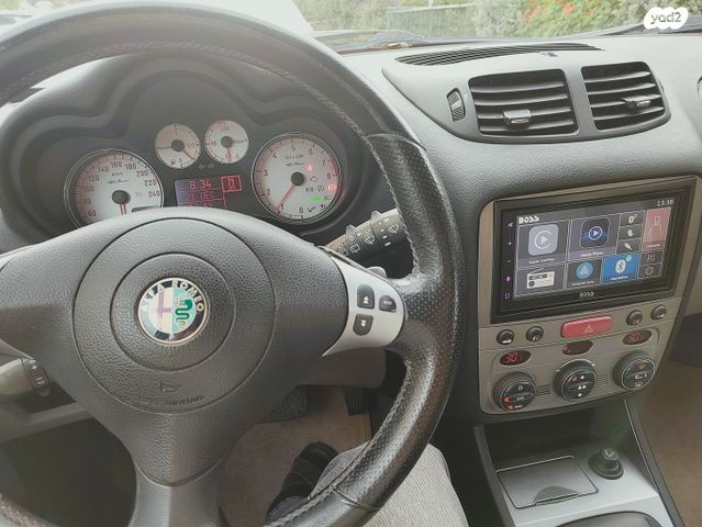 אלפא רומיאו 147