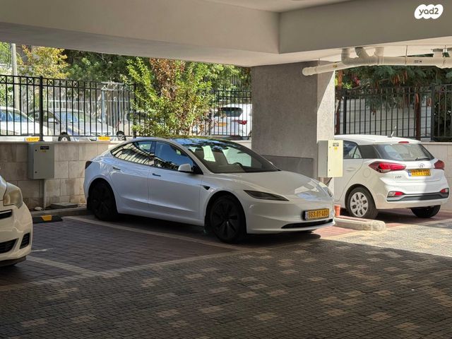 מודעת רכב טסלה מודל 3