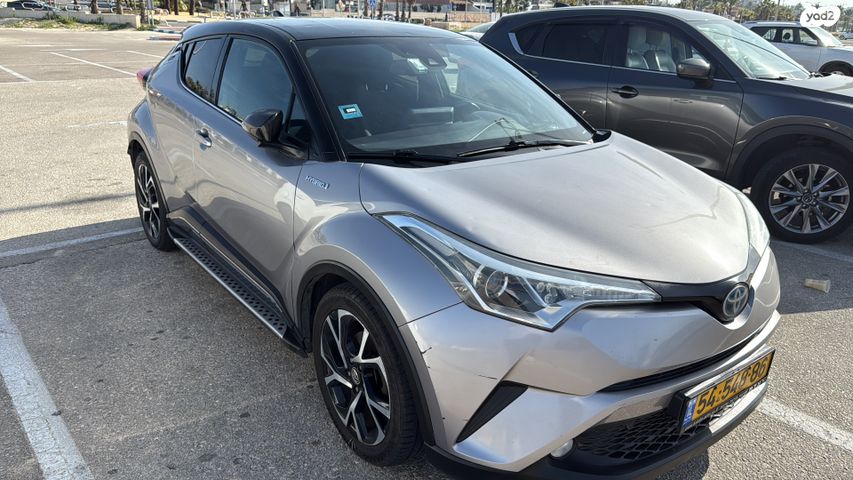 מודעת רכב טויוטה C-HR