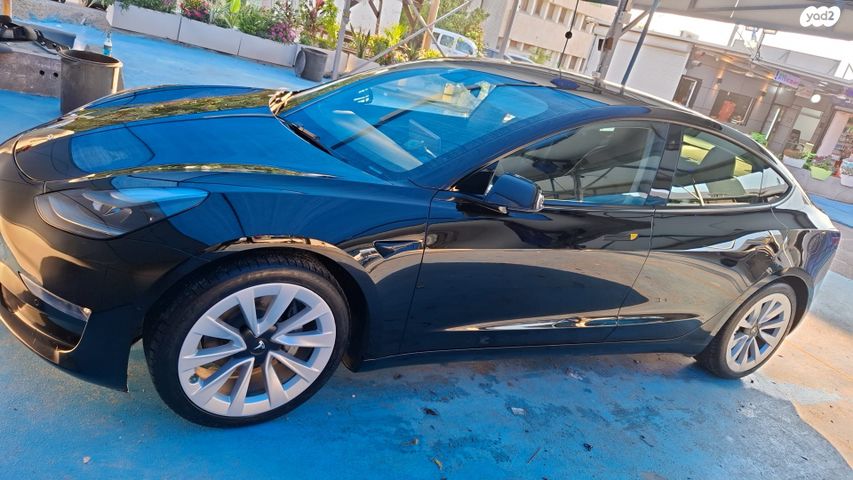 מודעת רכב טסלה מודל 3